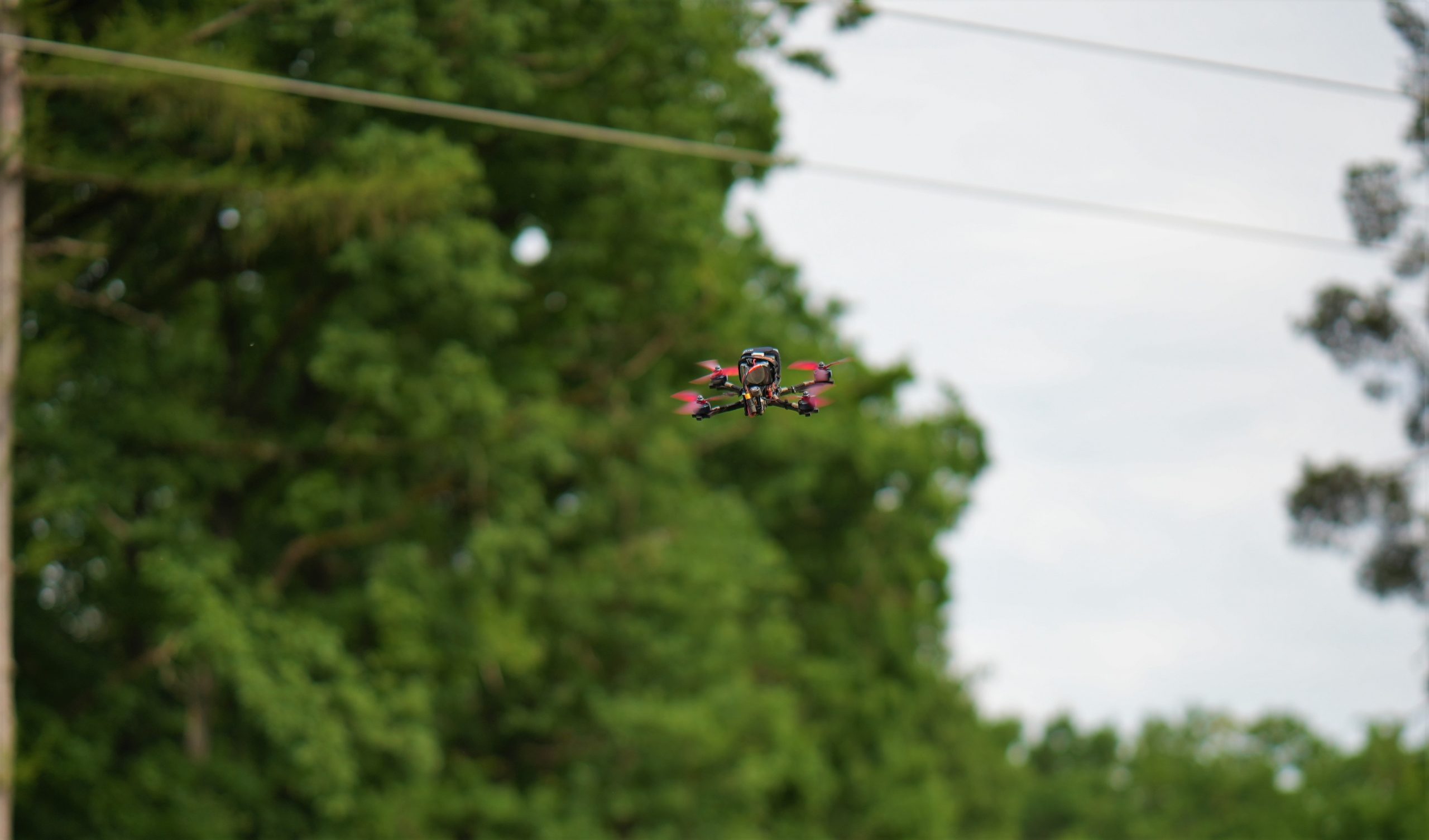 A quick cinewhoop drone for FPV beginners is the DJI Avata.