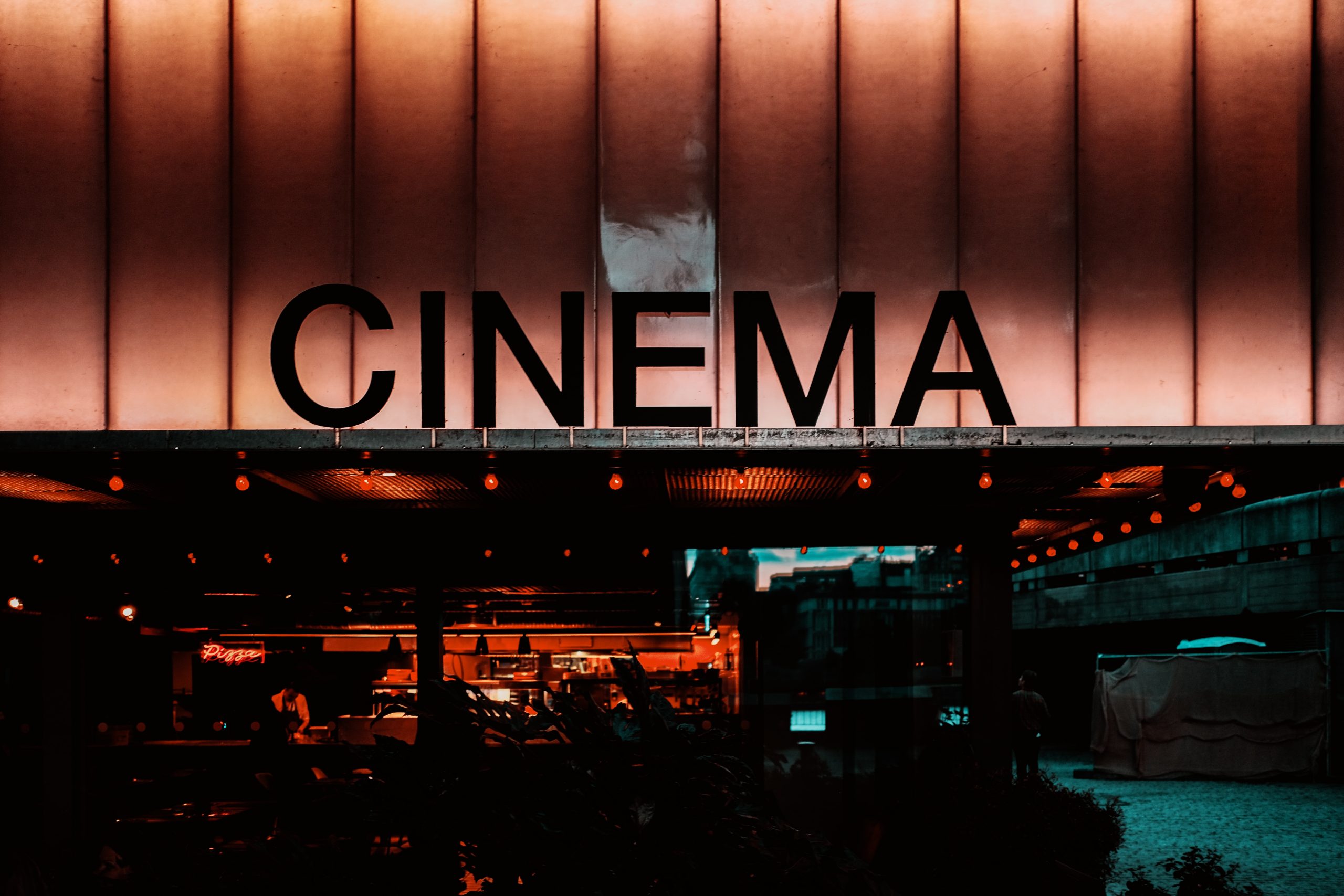 Discover the beginnings and developments of cinema.